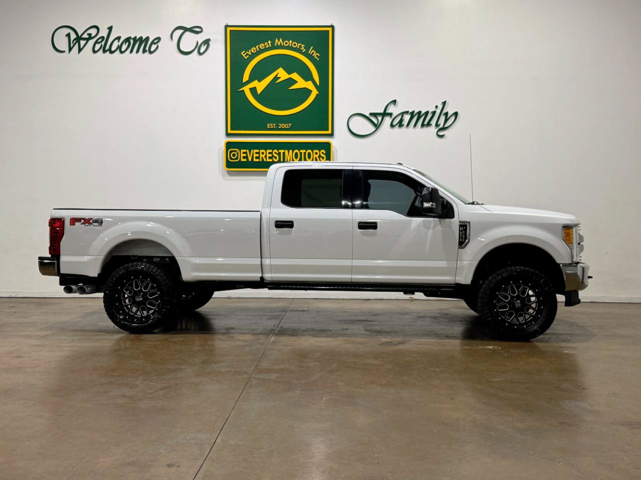 Used 2017 Ford F250 XLT AWD/4WD image 10