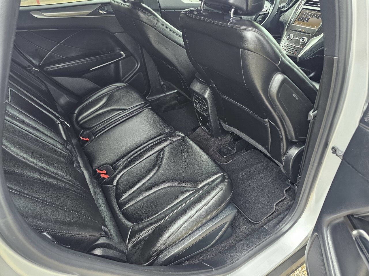 Used 2019 Lincoln MKC Premiere FWD image 12