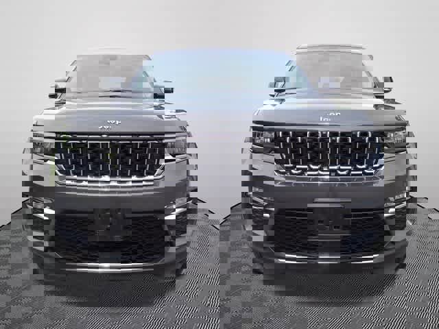 Used 2023 Jeep Grand Cherokee Limited image 5