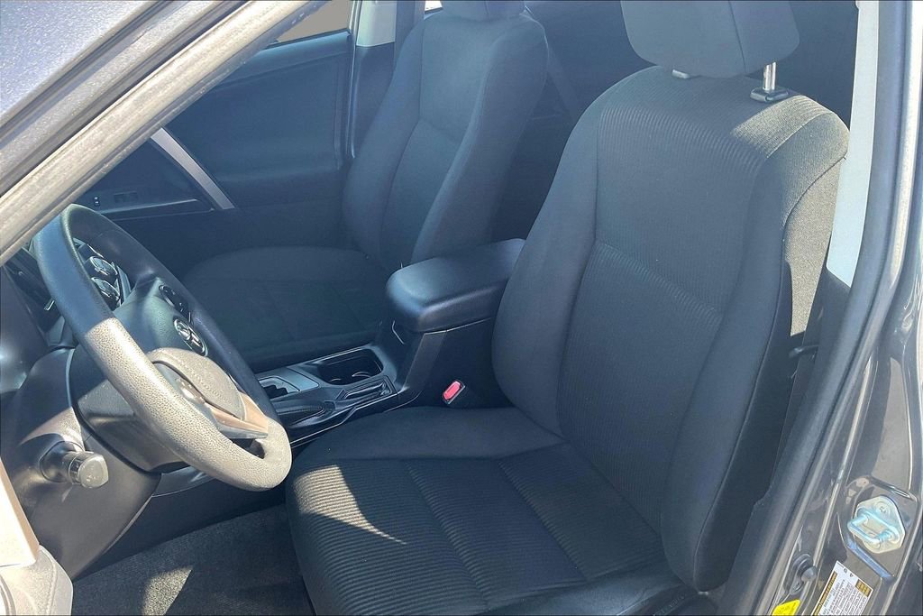 Used 2016 Toyota RAV4 LE AWD/4WD image 21
