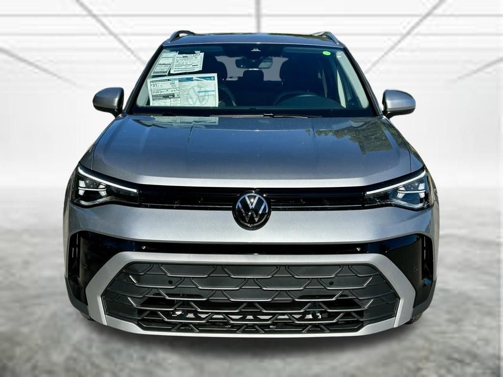 New 2026 Volkswagen Taos SE FWD image 2