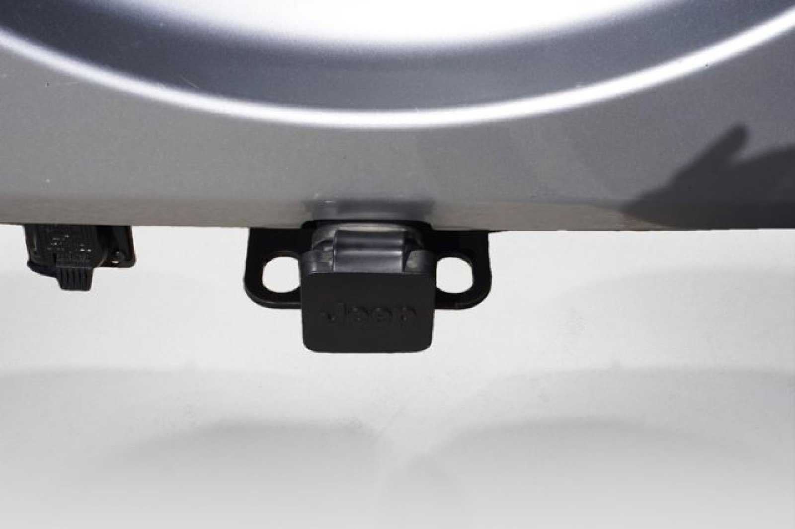 Used 2018 Jeep Wrangler Sahara w/ Connectivity Group image 8