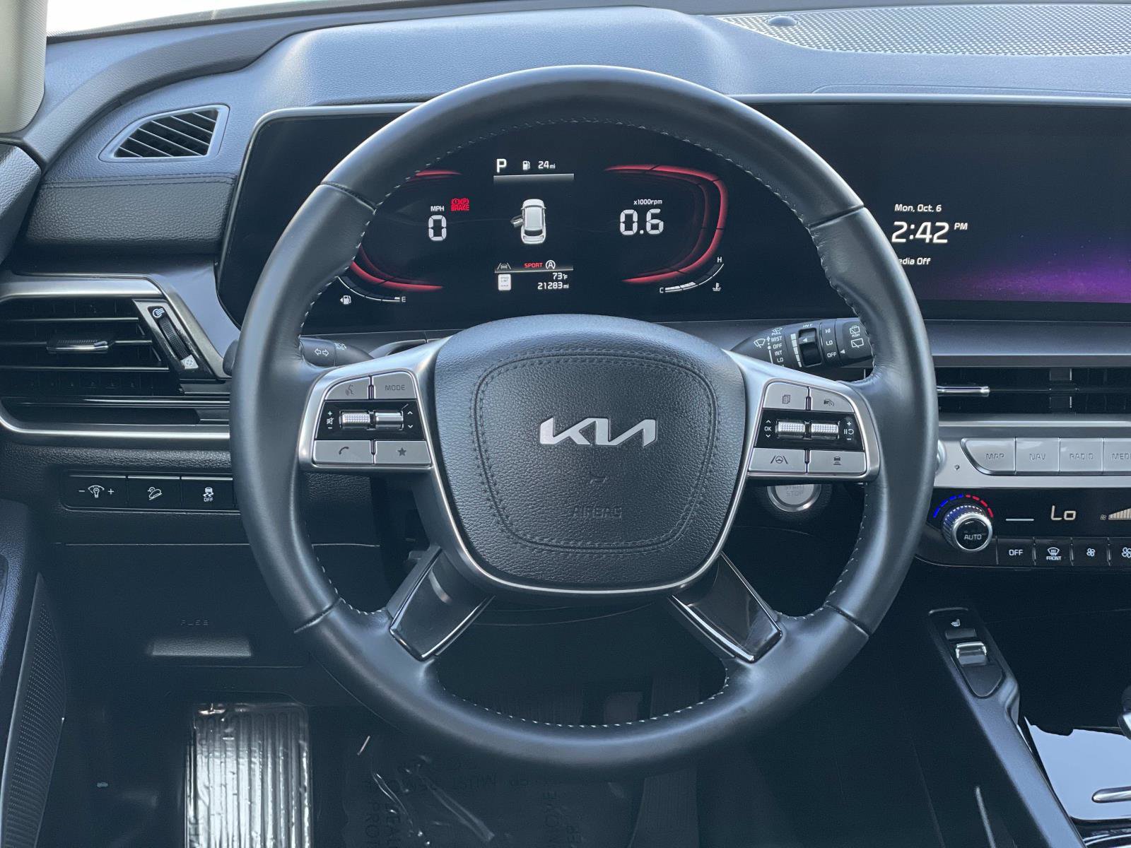 Used 2023 Kia Telluride S w/ S Sunroof Package image 7