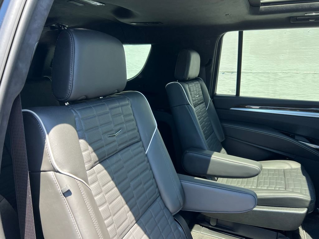 New 2026 Cadillac Escalade ESV Platinum Luxury AWD/4WD image 28