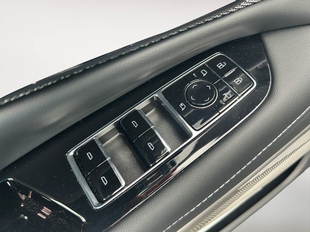 Used 2025 Cadillac Optiq Luxury 1 AWD/4WD image 23