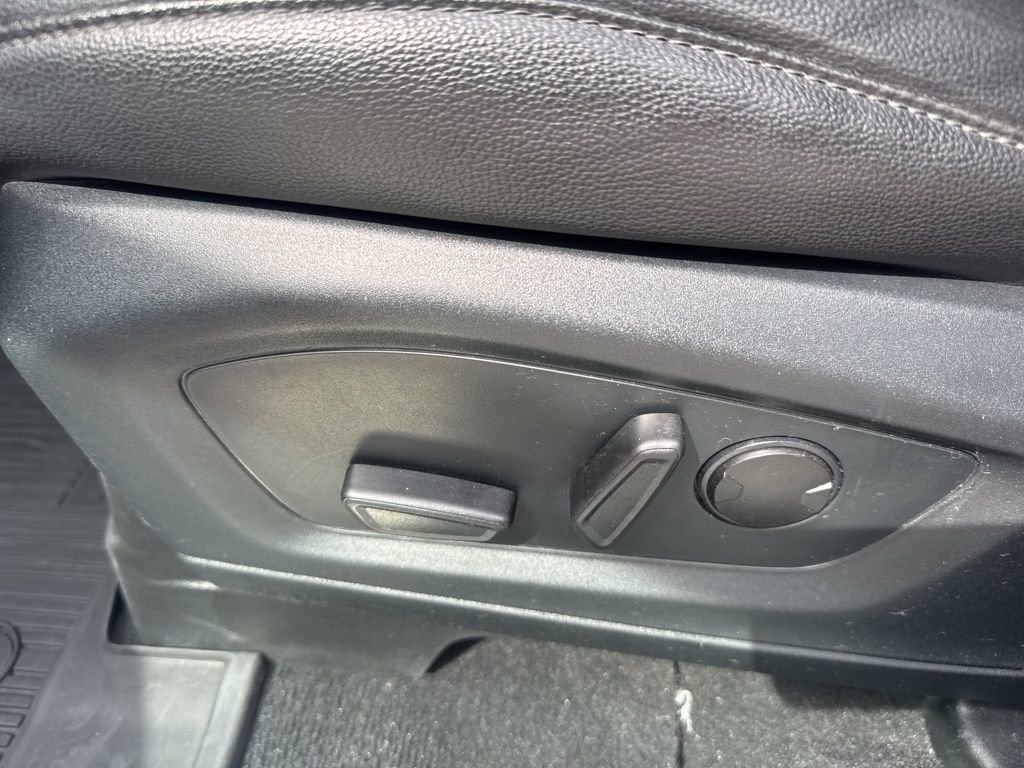 Used 2022 Ford Explorer Limited w/ Class IV Trailer Tow Package image 8