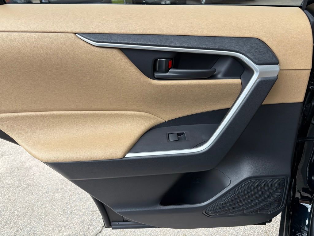 Used 2025 Toyota RAV4 LE image 30