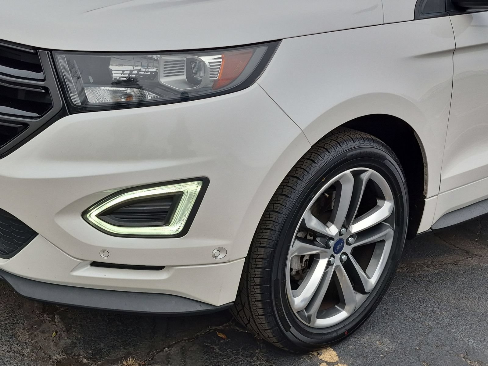 Used 2016 Ford Edge Sport w/ Equipment Group 401A AWD/4WD image 9