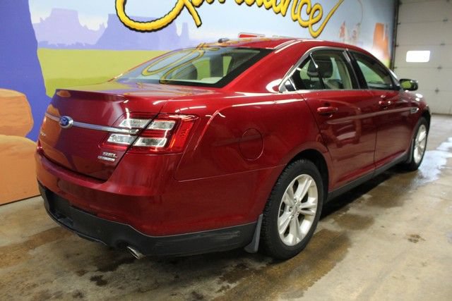 Used 2014 Ford Taurus SEL FWD image 4