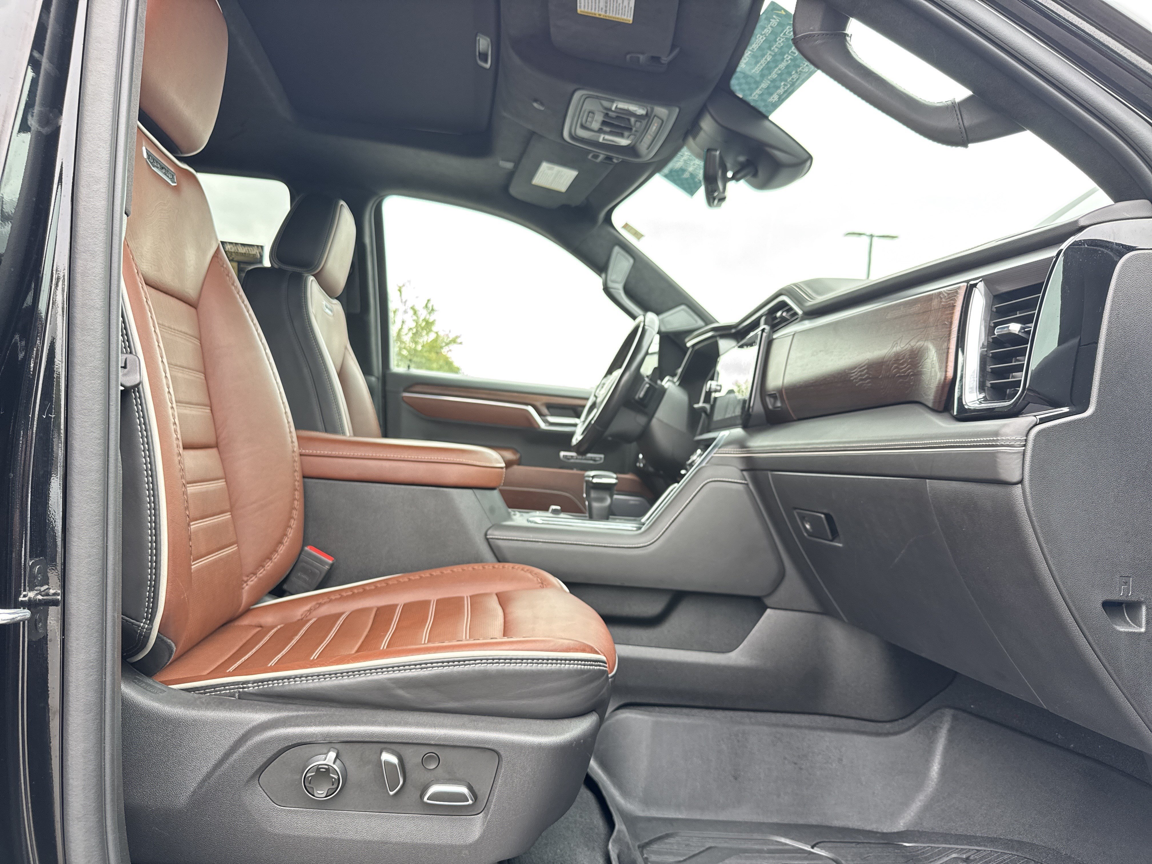 Used 2023 GMC Sierra 1500 Denali Ultimate AWD/4WD image 32