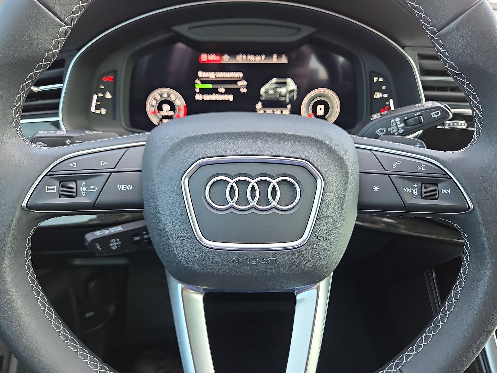 Used 2025 Audi Q8 Prestige AWD/4WD image 24