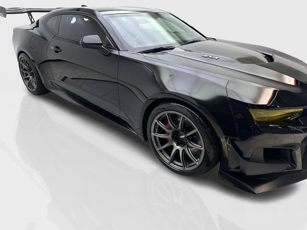 Used 2018 Chevrolet Camaro ZL1 RWD image 12