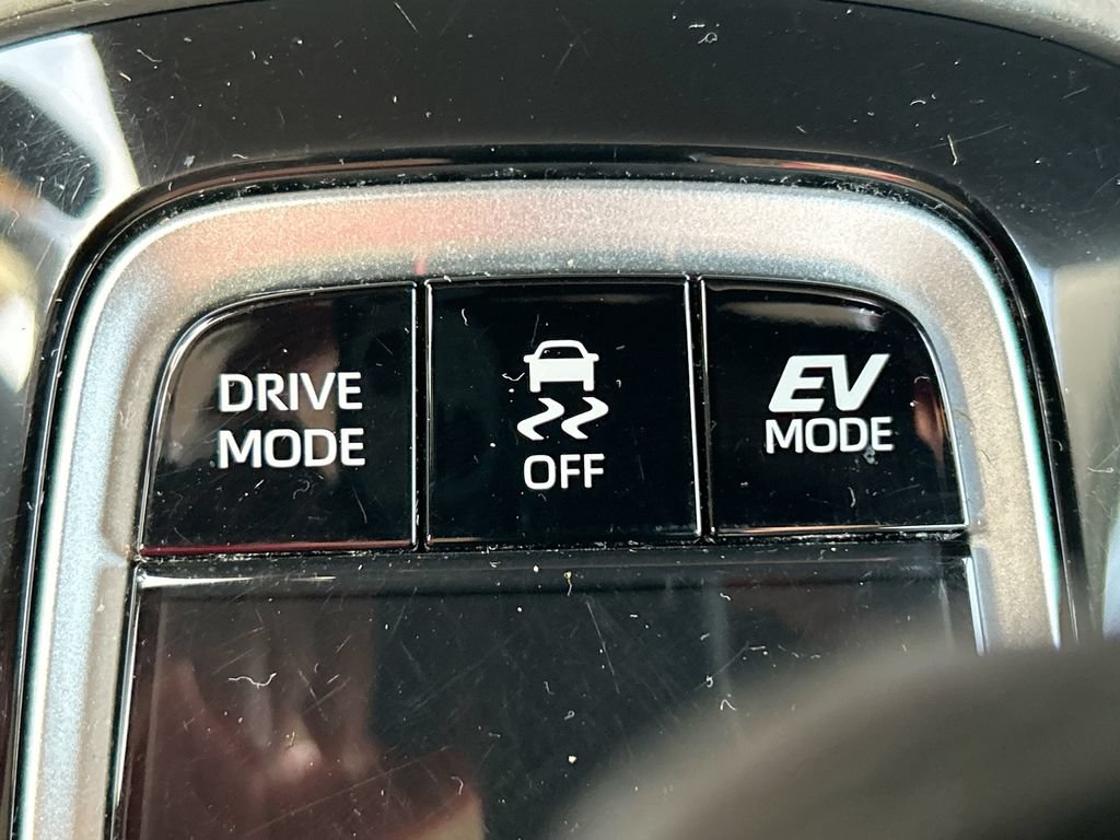Used 2025 Toyota Corolla LE FWD image 32