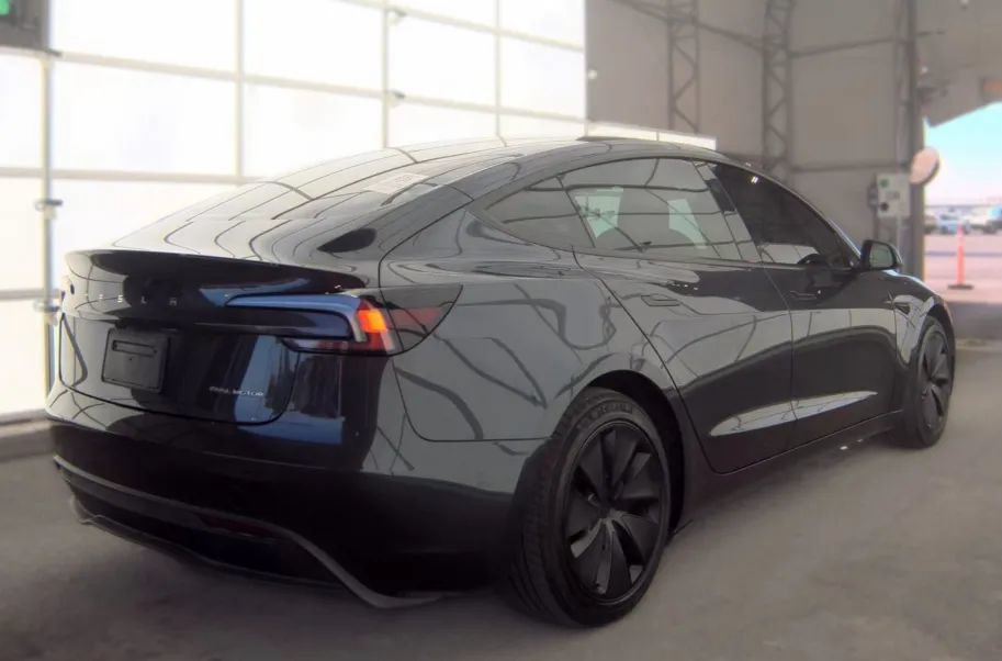 Used 2024 Tesla Model 3 Long Range AWD/4WD image 3