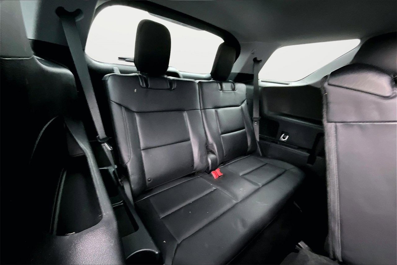 Used 2023 Ford Explorer XLT w/ Equipment Group 202A image 23