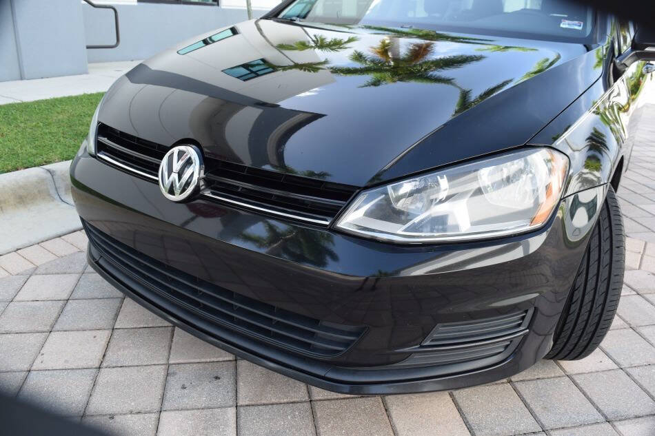 Used 2015 Volkswagen Golf TDI S FWD image 9