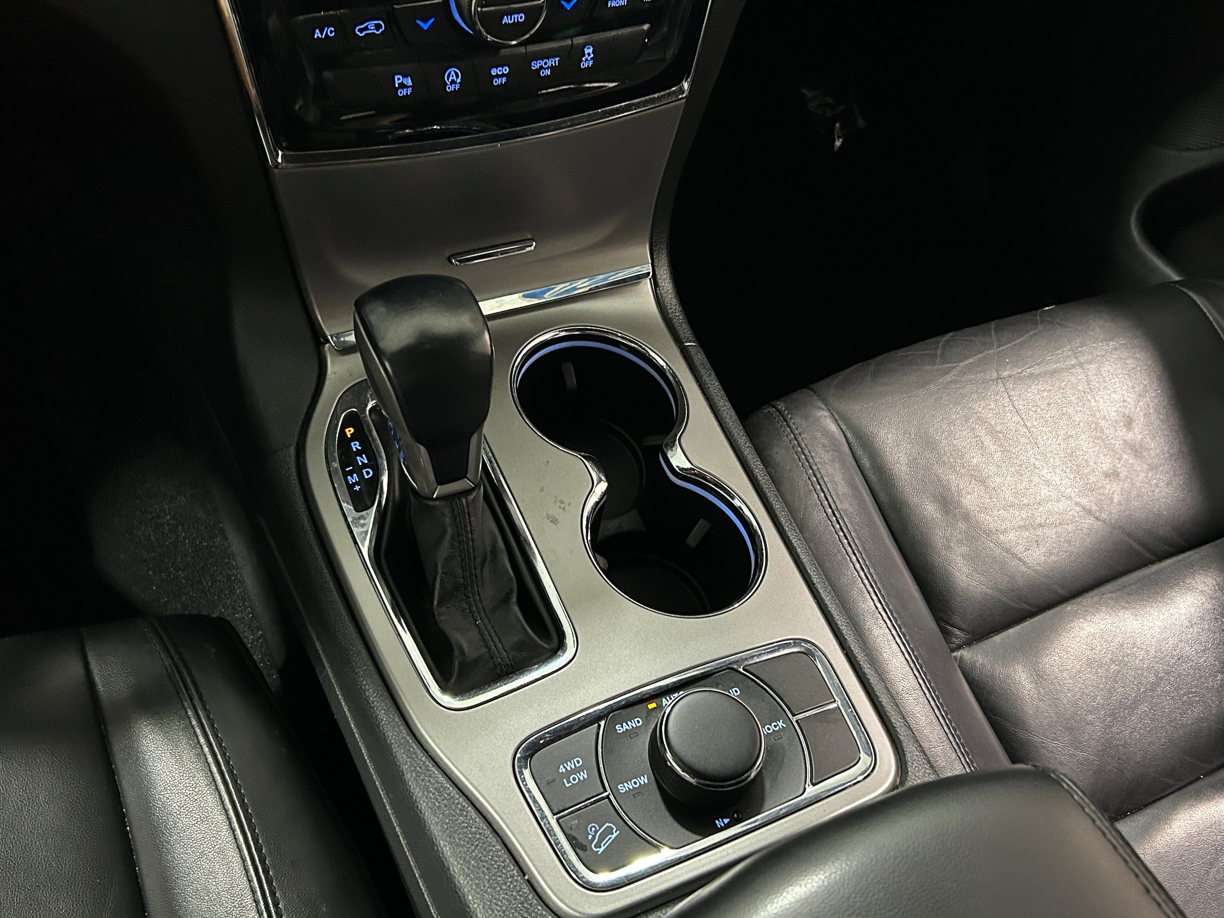 Used 2020 Jeep Grand Cherokee Limited AWD/4WD image 12