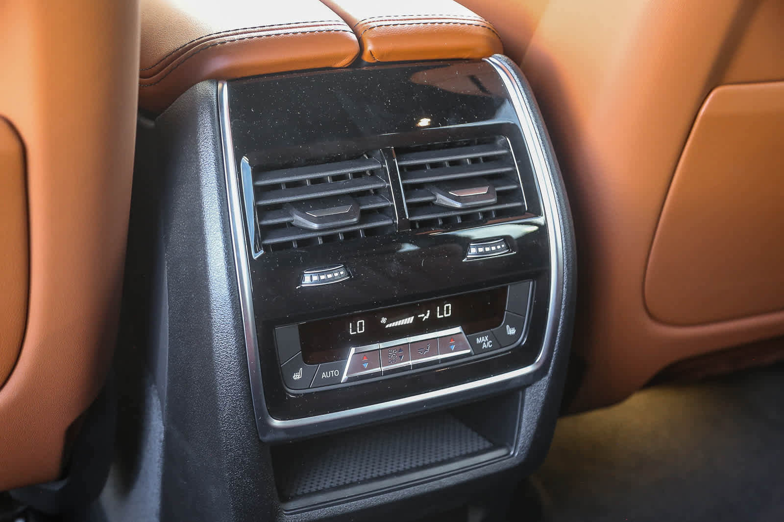 New 2026 BMW ALPINA XB7 image 16