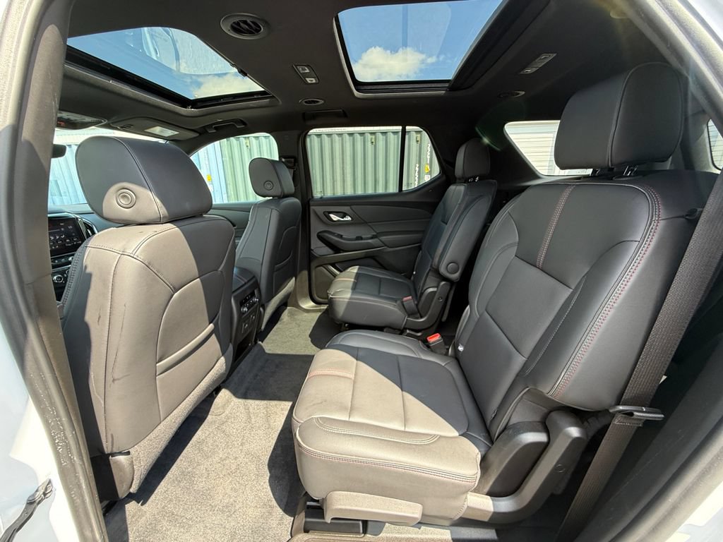 Used 2023 Chevrolet Traverse RS AWD/4WD image 26