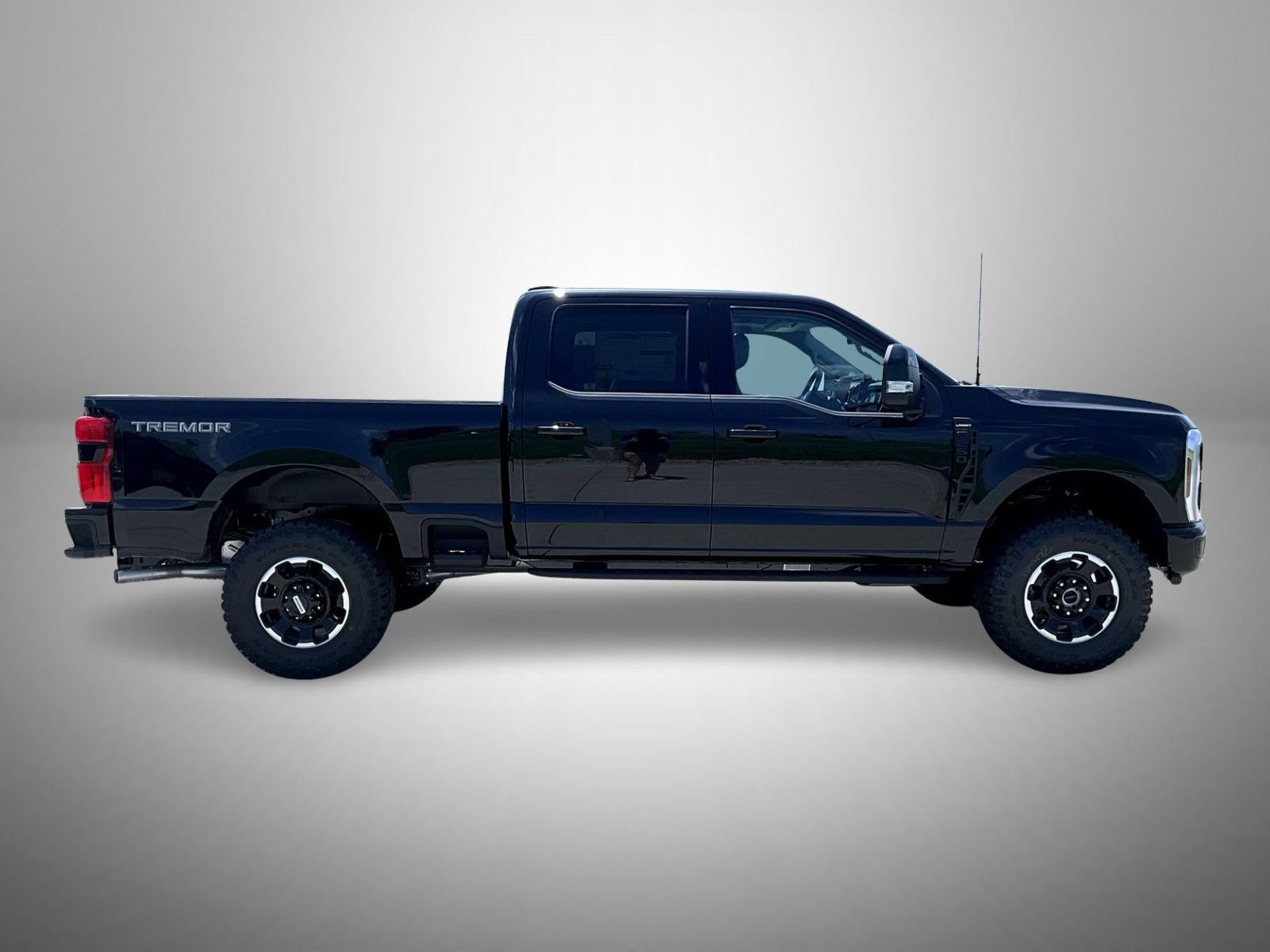 New 2026 Ford F250 Lariat w/ Tremor Off-Road Package AWD/4WD image 4