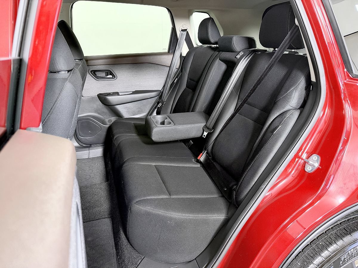 Used 2023 Nissan Rogue S AWD/4WD image 37