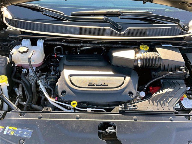 Used 2026 Chrysler Pacifica Select FWD image 11