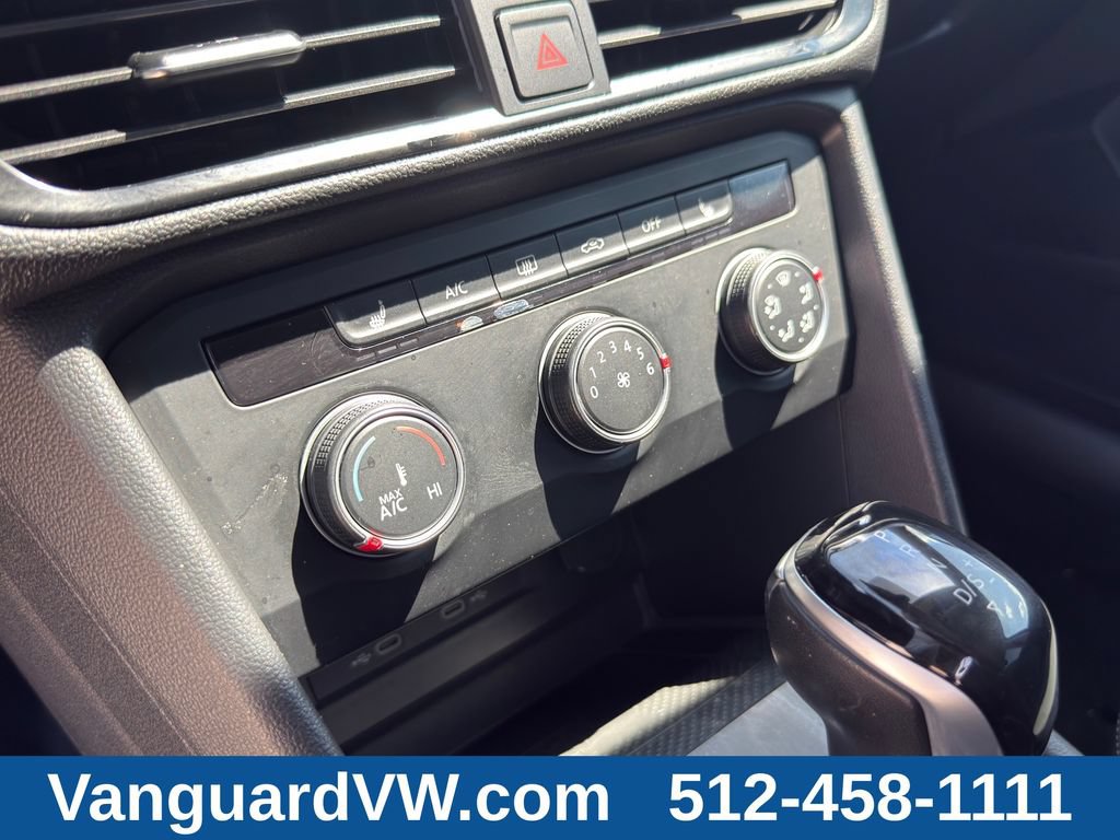Used 2022 Volkswagen Taos SE AWD/4WD image 14