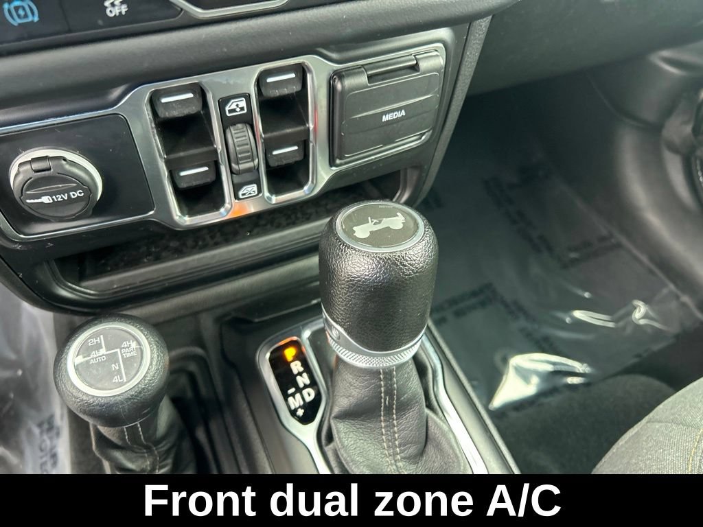Used 2024 Jeep Wrangler Unlimited Sahara AWD/4WD image 14