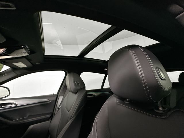 Used 2025 BMW X4 xDrive30i image 19