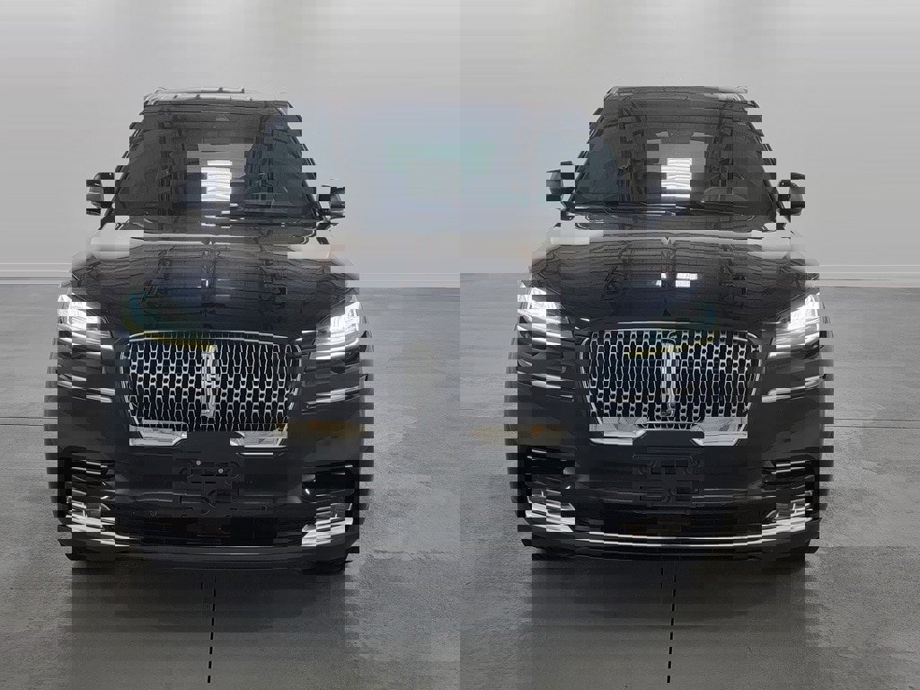 Used 2020 Lincoln Aviator Reserve w/ Elements Package Plus image 3