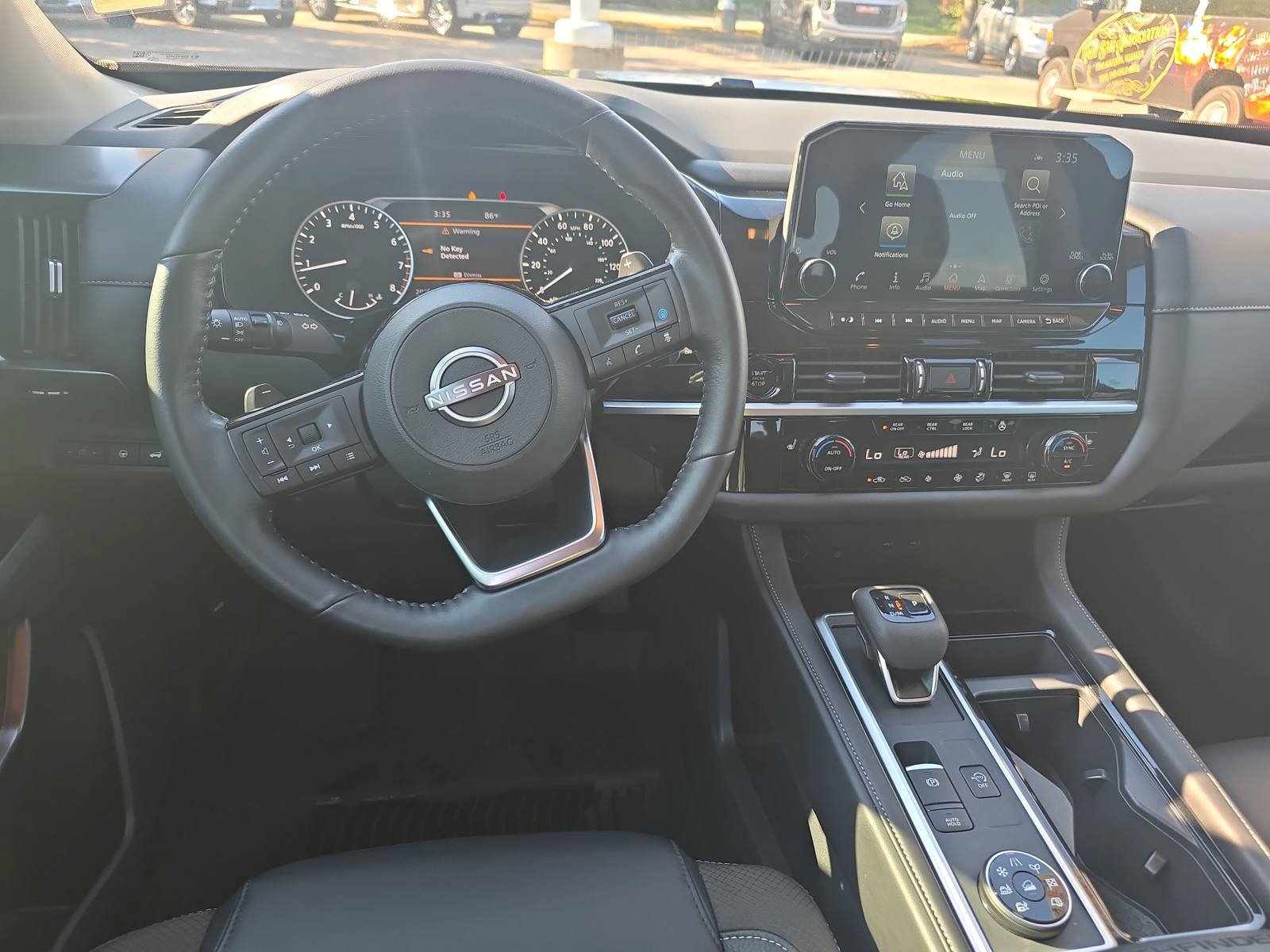 Used 2025 Nissan Pathfinder SL AWD/4WD image 16