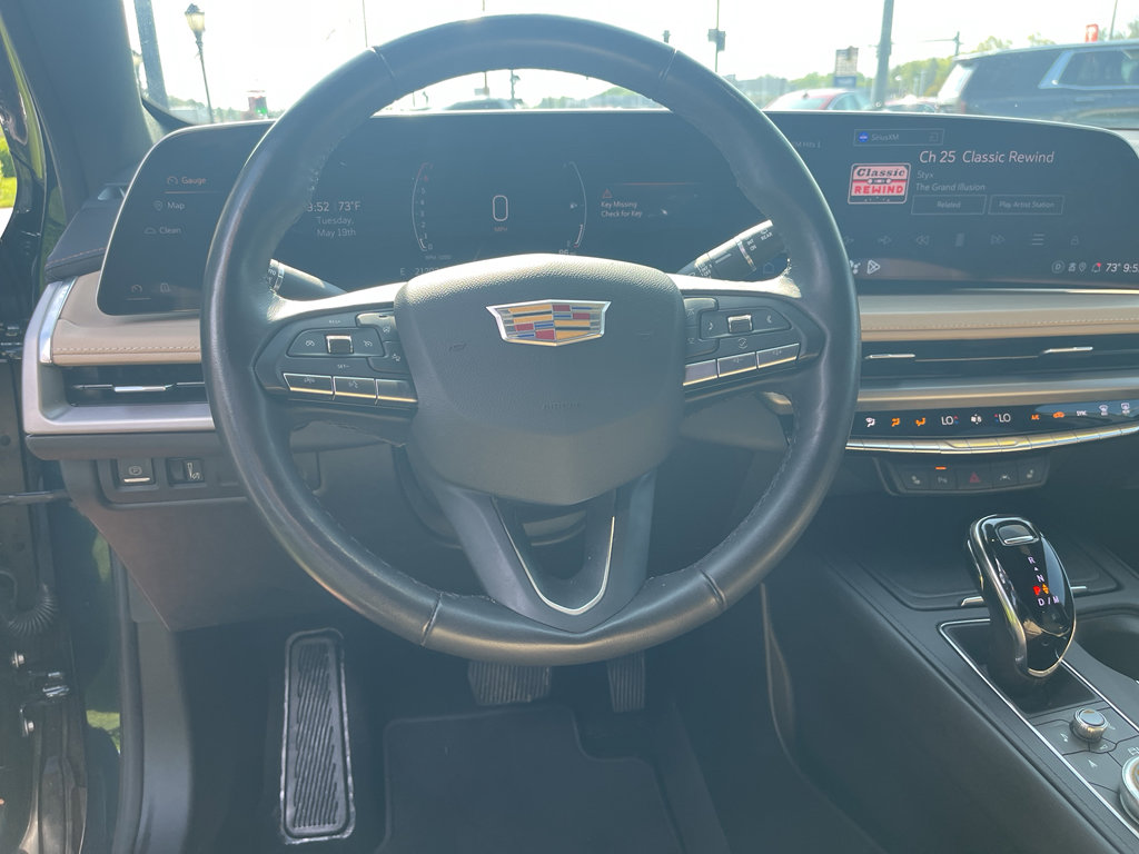 Used 2024 Cadillac XT4 Luxury w/ Cold Weather Package AWD/4WD image 17
