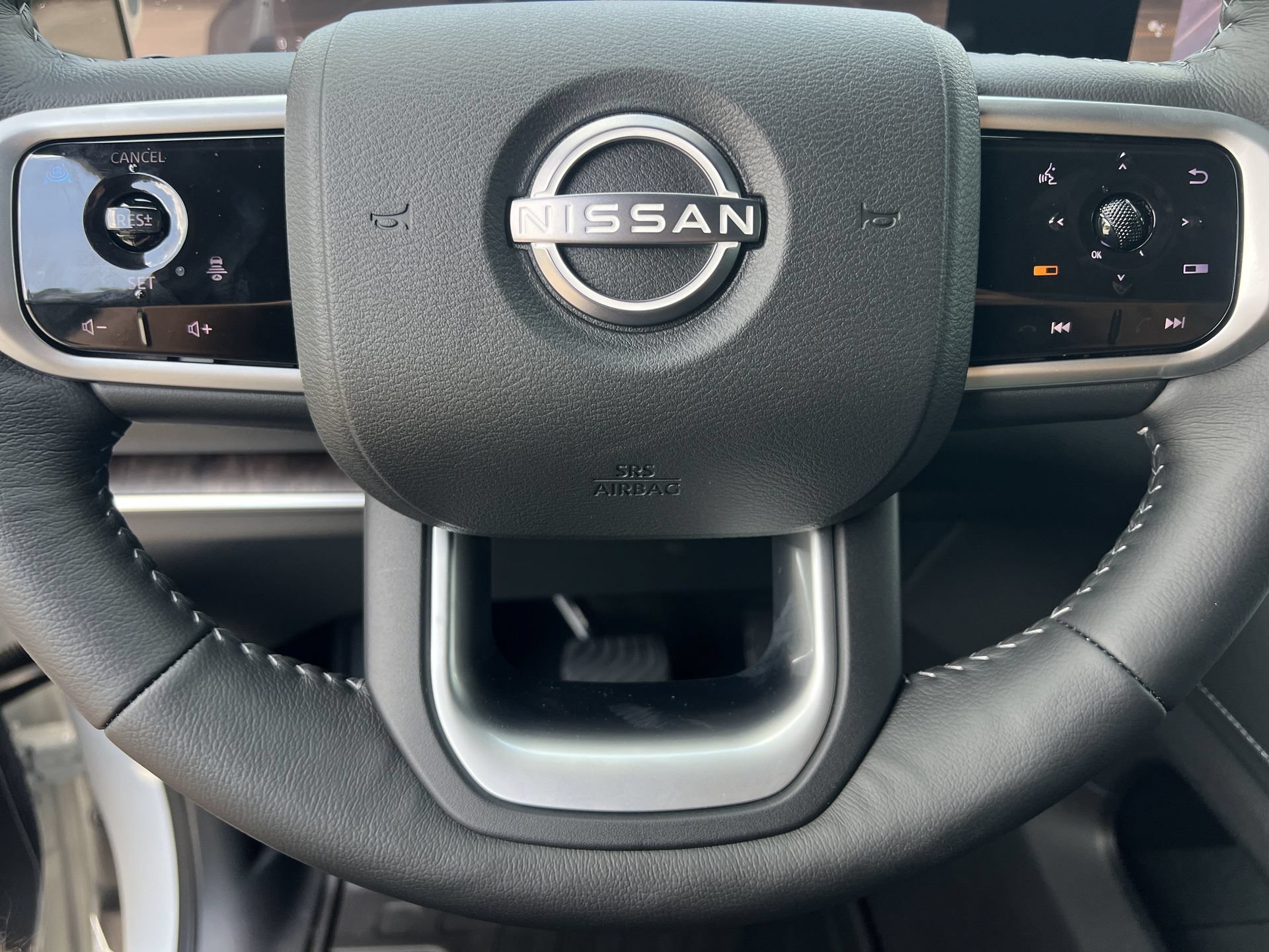 New 2026 Nissan Armada SL w/ Captain's Chari Seat Package AWD/4WD image 9
