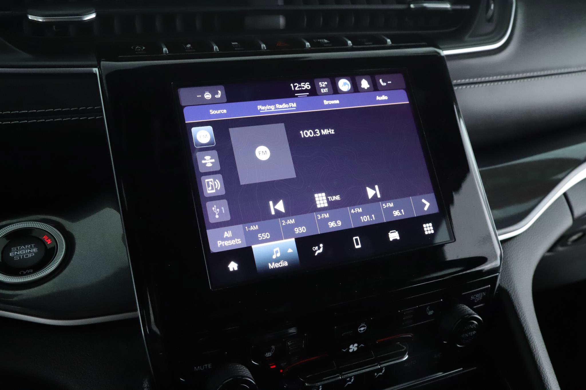 Used 2023 Jeep Grand Cherokee Altitude image 12