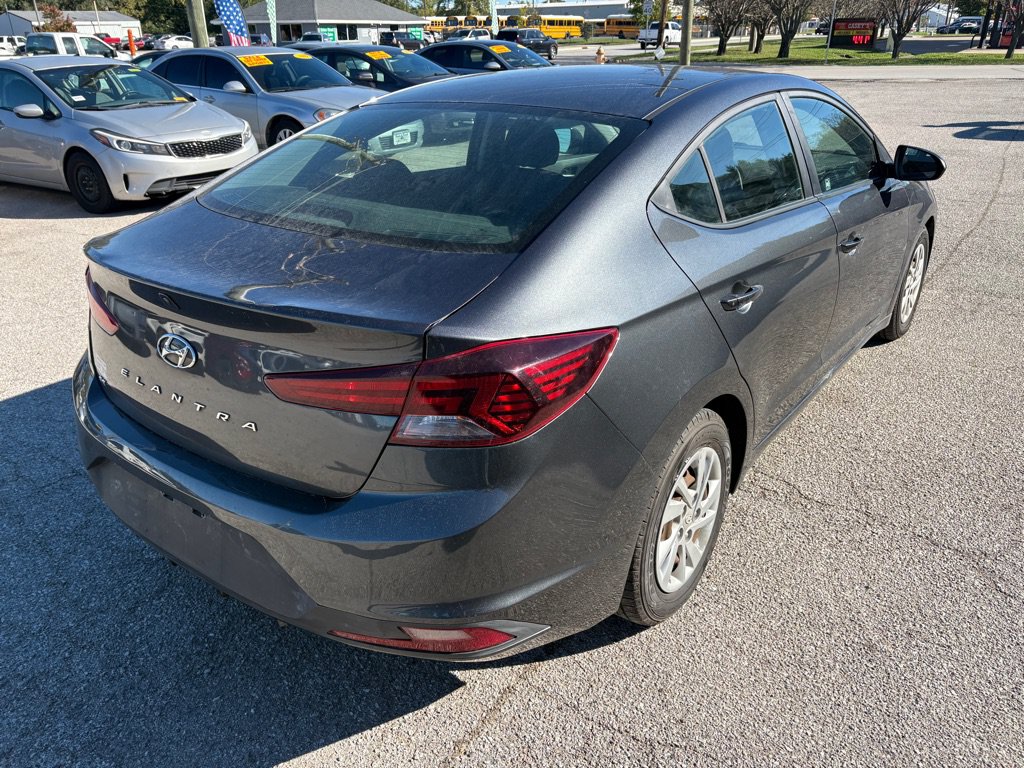 Used 2020 Hyundai Elantra SE w/ Cargo Package (C1) FWD image 4