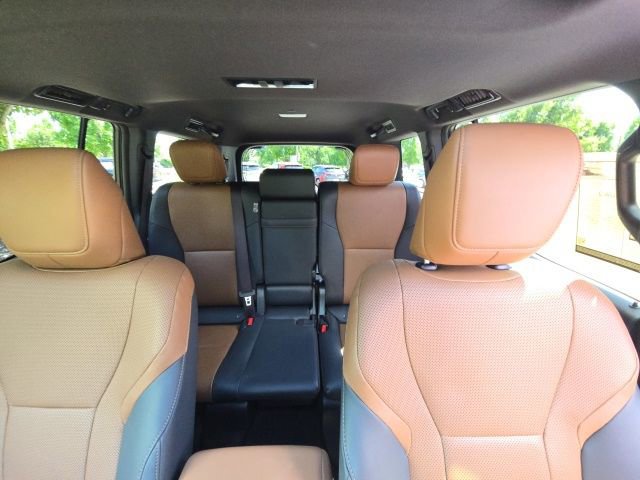 Used 2024 Lexus GX 550 w/ Cold Area Package AWD/4WD image 31