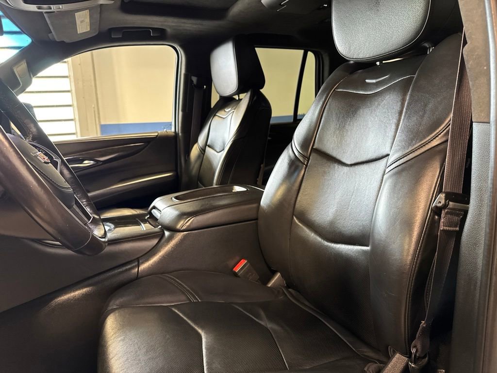 Used 2017 Cadillac Escalade Platinum AWD/4WD image 21