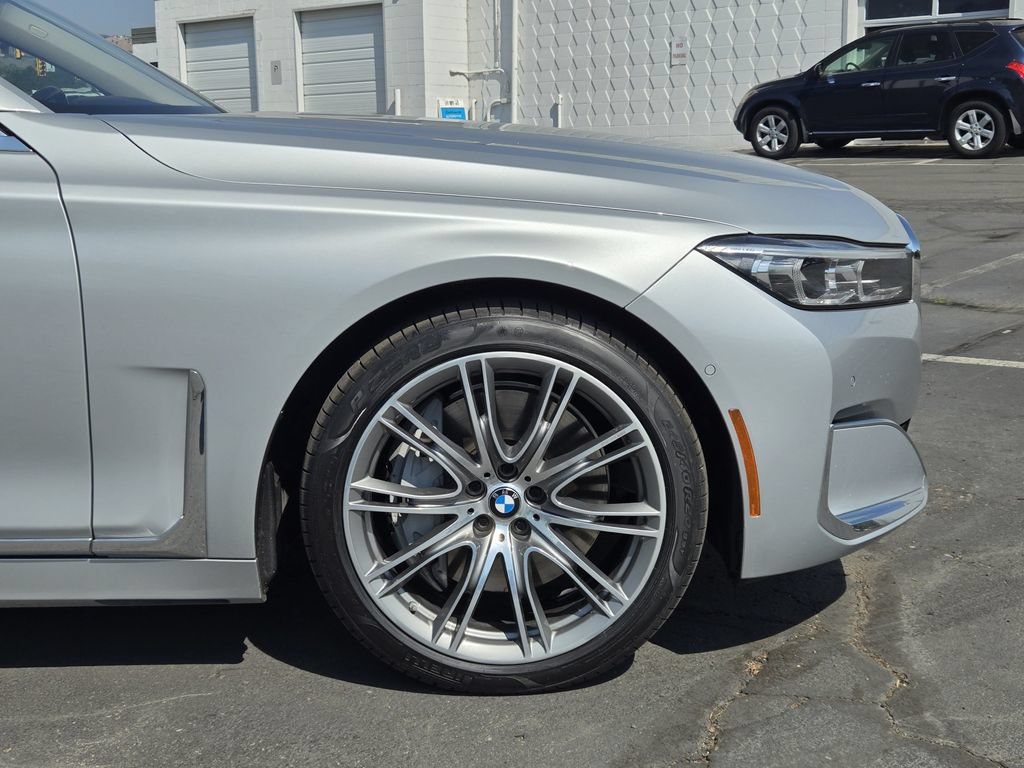 Used 2020 BMW 750i xDrive w/ Executive Package AWD/4WD image 9