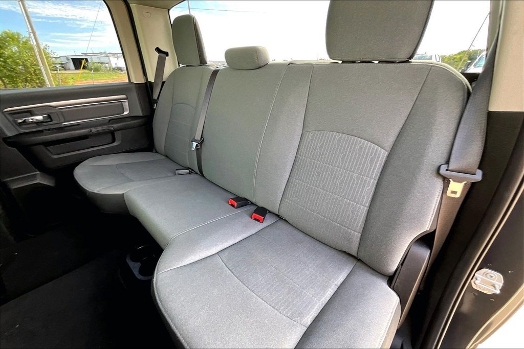 Used 2021 RAM 1500 Classic SLT RWD image 30