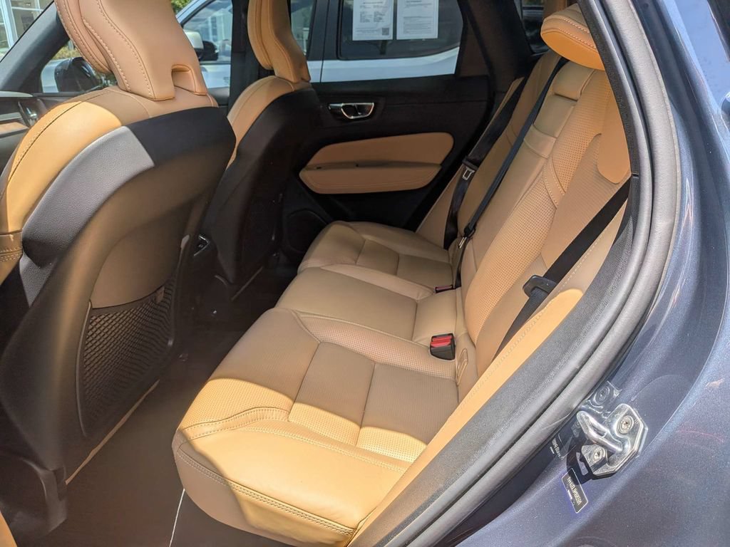 Used 2021 Volvo XC60 T5 Inscription w/ Protection Package Premier FWD image 18
