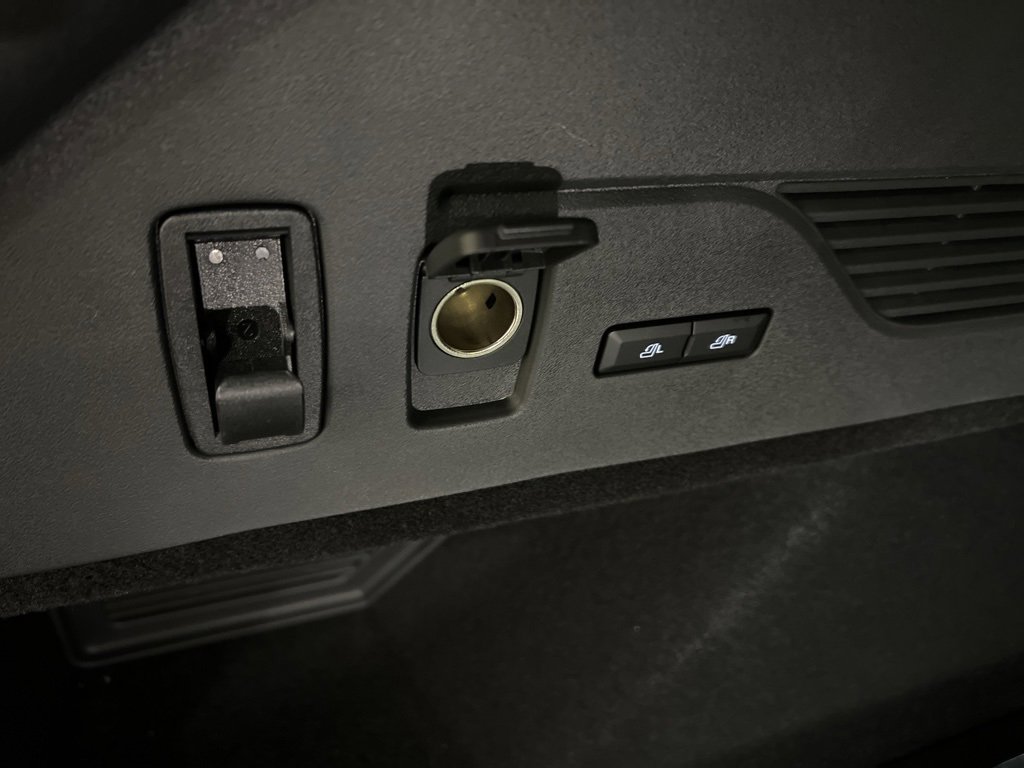 Used 2025 Lincoln Nautilus Premier w/ Equipment Group 102A image 37