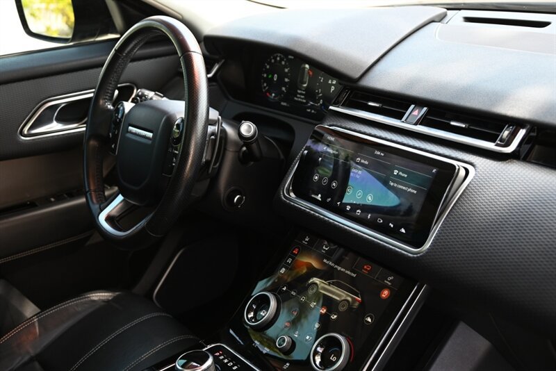 Used 2018 Land Rover Range Rover Velar S AWD/4WD image 21