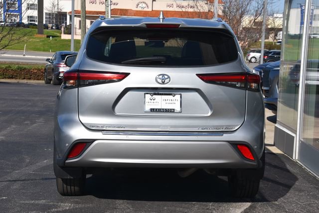 Used 2021 Toyota Highlander Platinum image 9