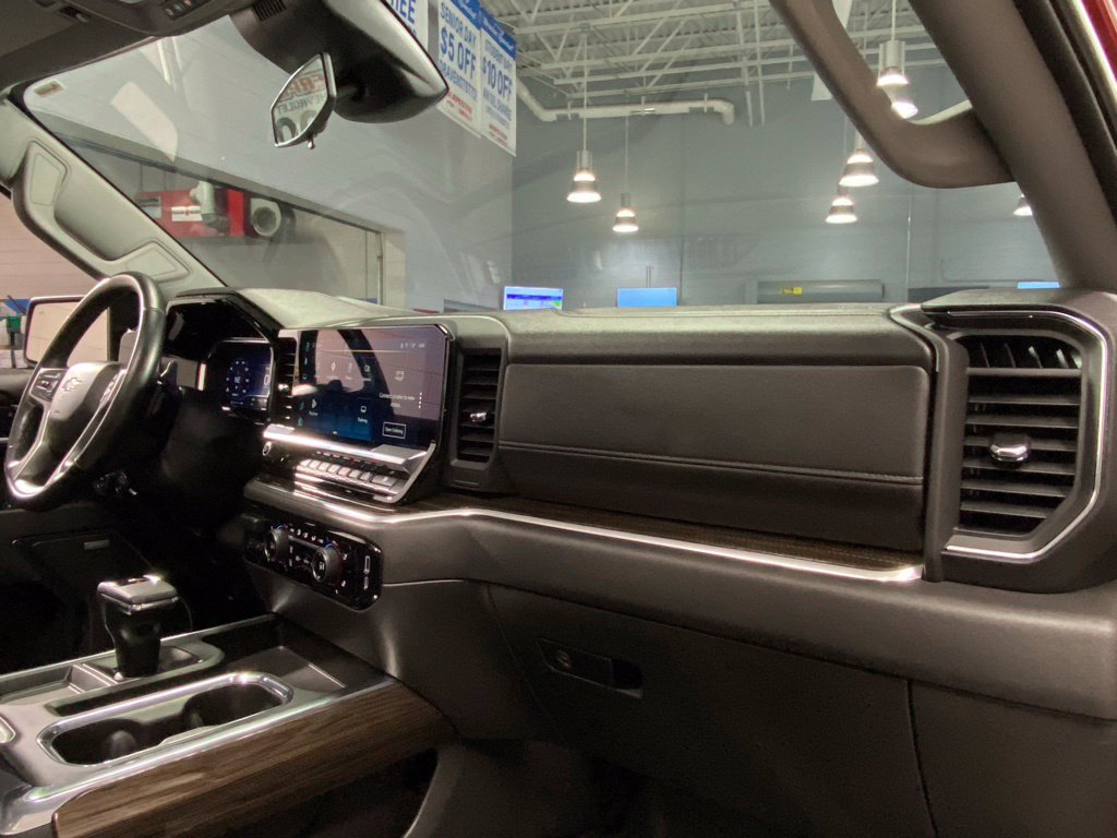 Used 2025 Chevrolet Silverado 1500 LT Trail Boss w/ Convenience Package II AWD/4WD image 34