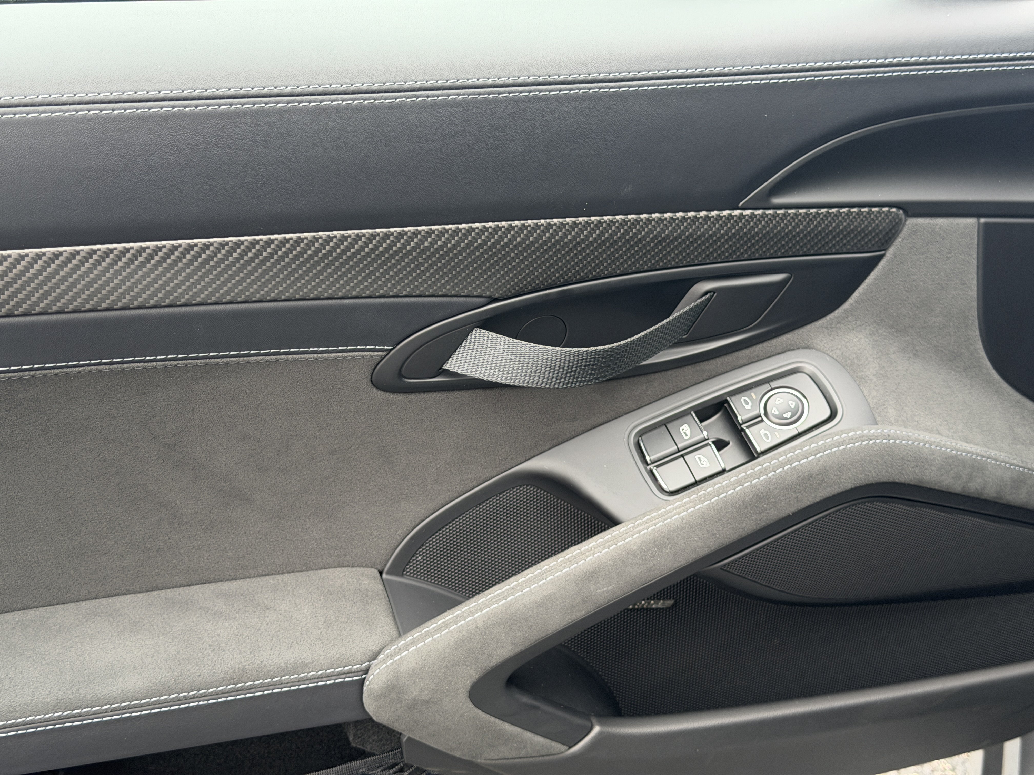 Certified 2025 Porsche 718 Cayman GT4 RS RWD image 17