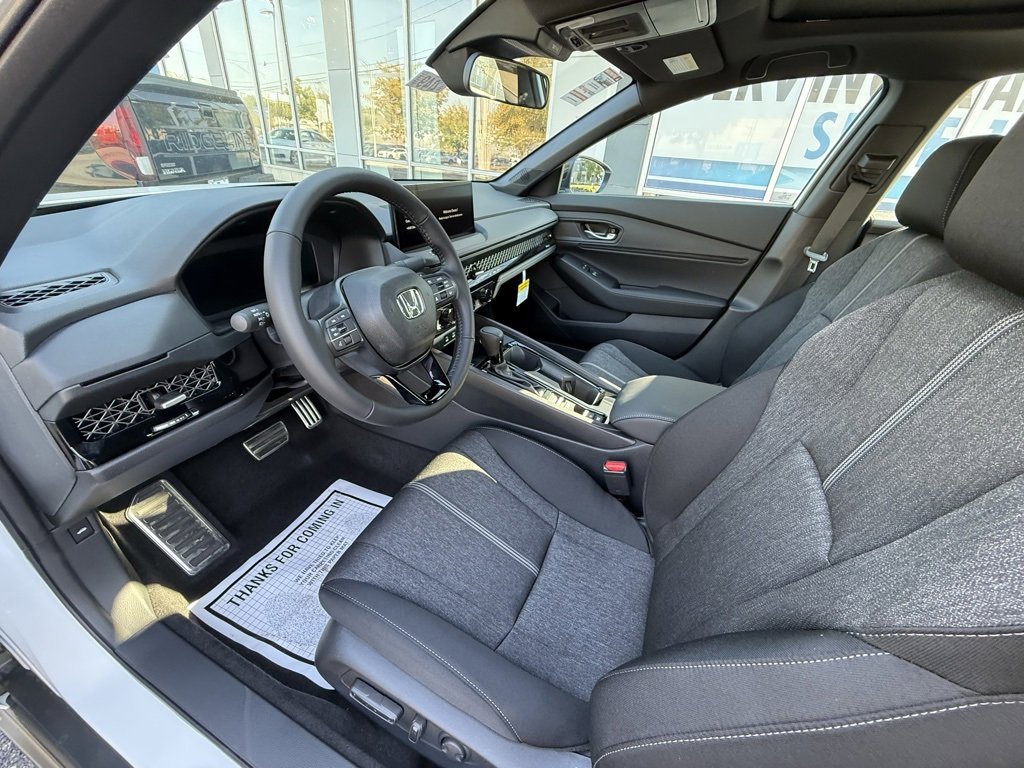 Used 2025 Honda Accord Sport image 15