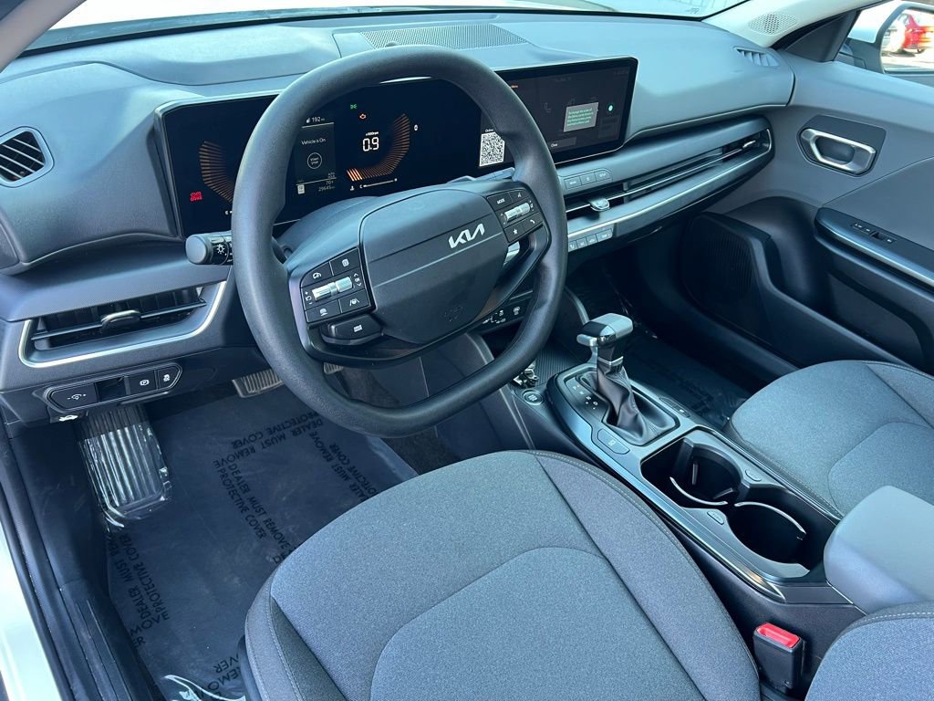 Used 2025 Kia K4 LXS image 12