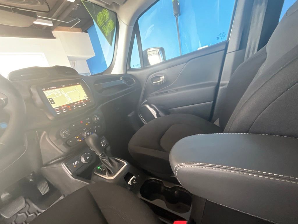 Used 2023 Jeep Renegade Latitude image 35