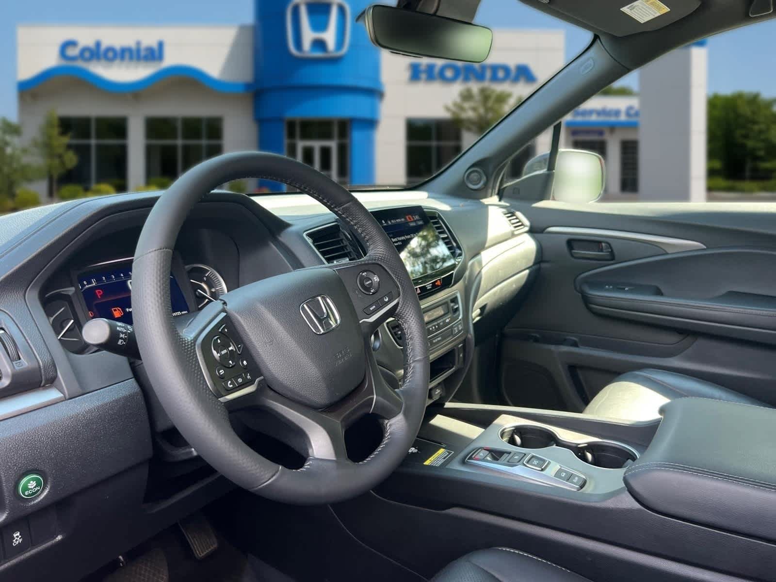 Used 2025 Honda Passport EX-L image 14