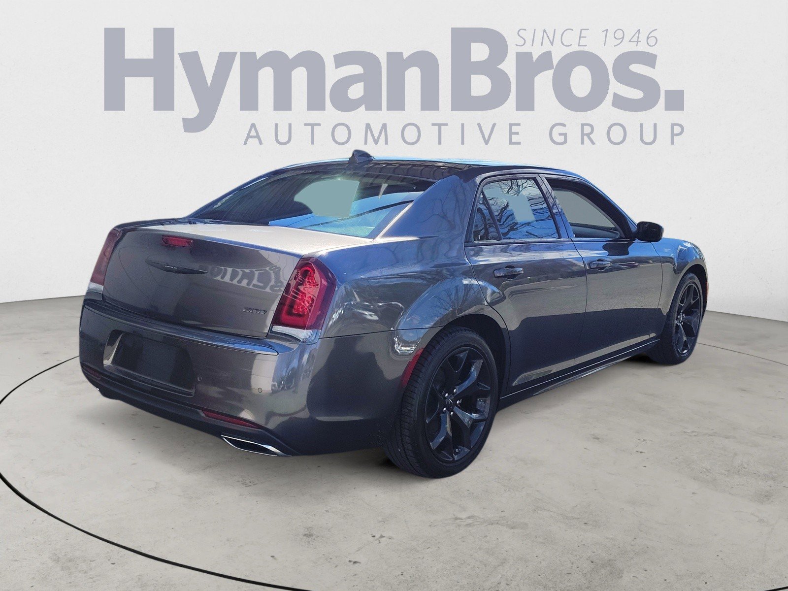 Used 2023 Chrysler 300 Touring L w/ Popular Equipment Group image 3